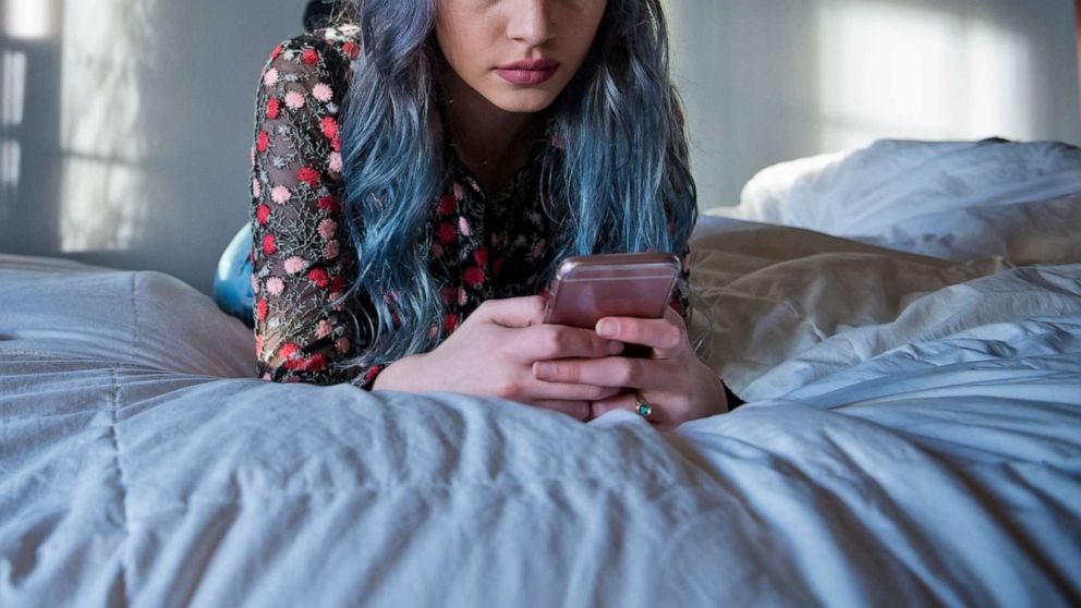 Teen screen time linked to feelings of loneliness