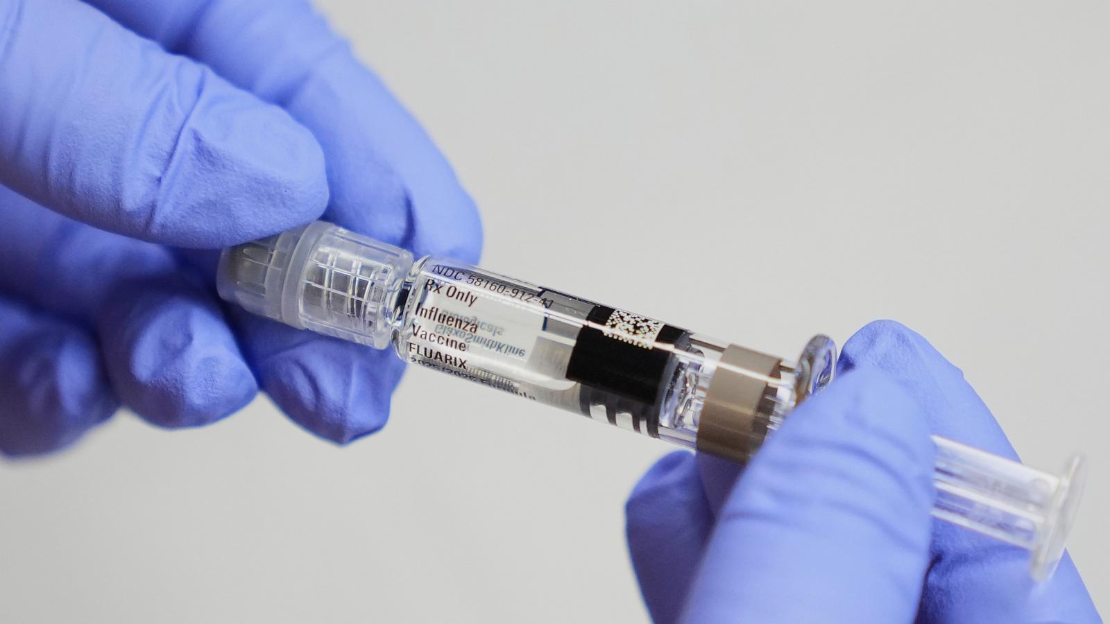 Top US doctors offer updated flu and COVID vaccine recommendations, aiming to ease confusion