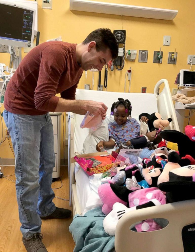 PHOTO: Kristian Vaughn, 27, meets with Zanyah Brown, 4, after he donated his liver to her.