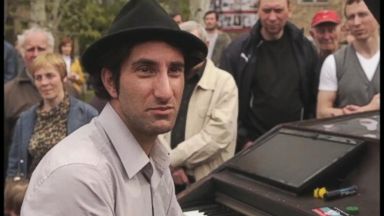 VIDEO: Pianist Attempts to Bring People in Ukraine Together With Music