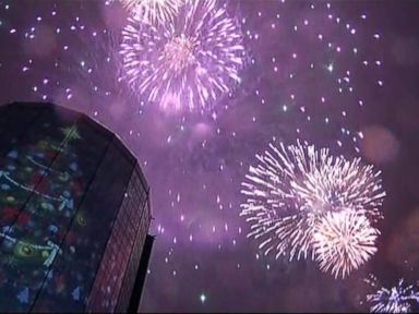 VIDEO: Istanbul rings in the New Year with fireworks display.