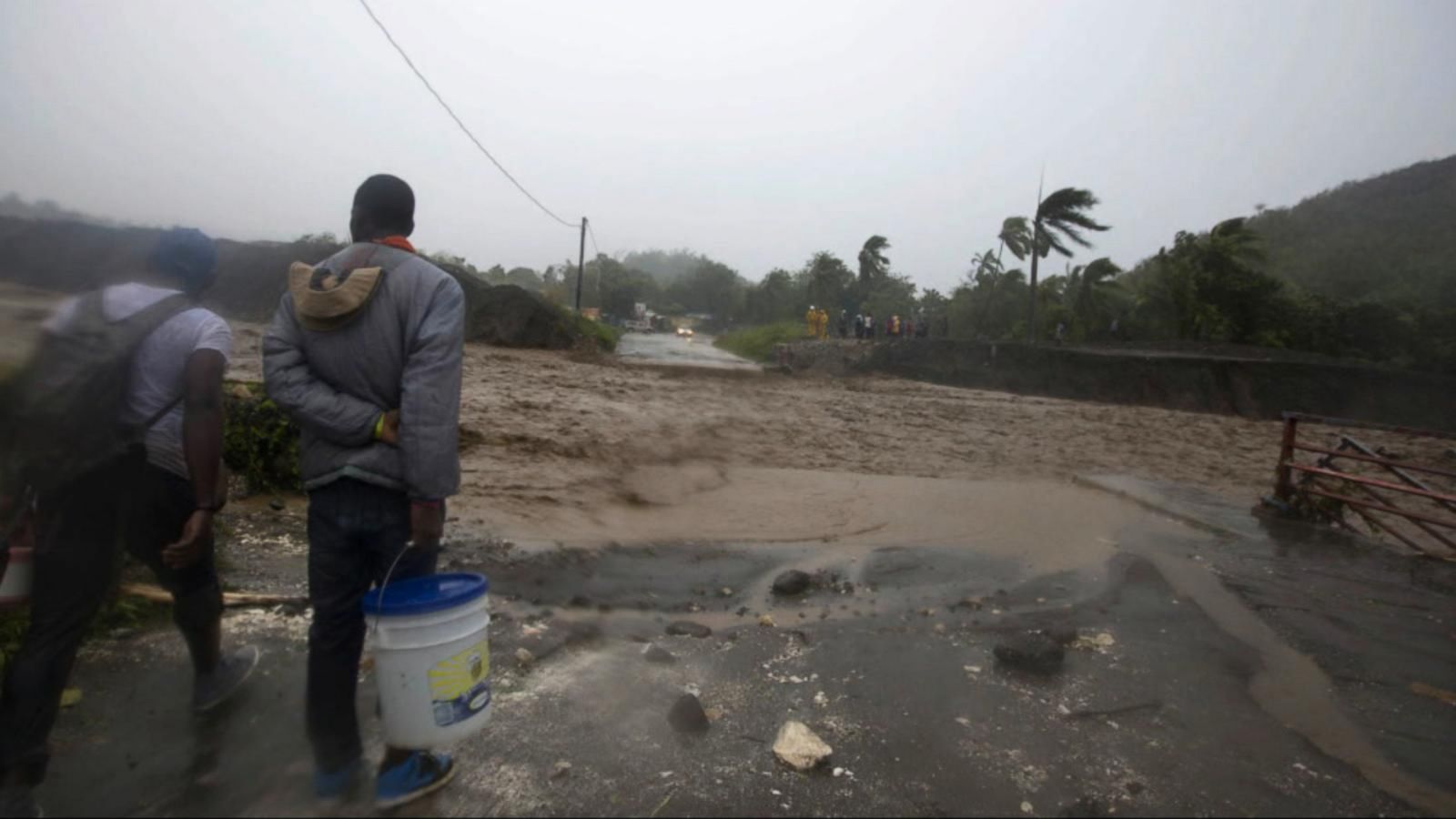 Hurricane Matthew Strikes Haiti - Good Morning America