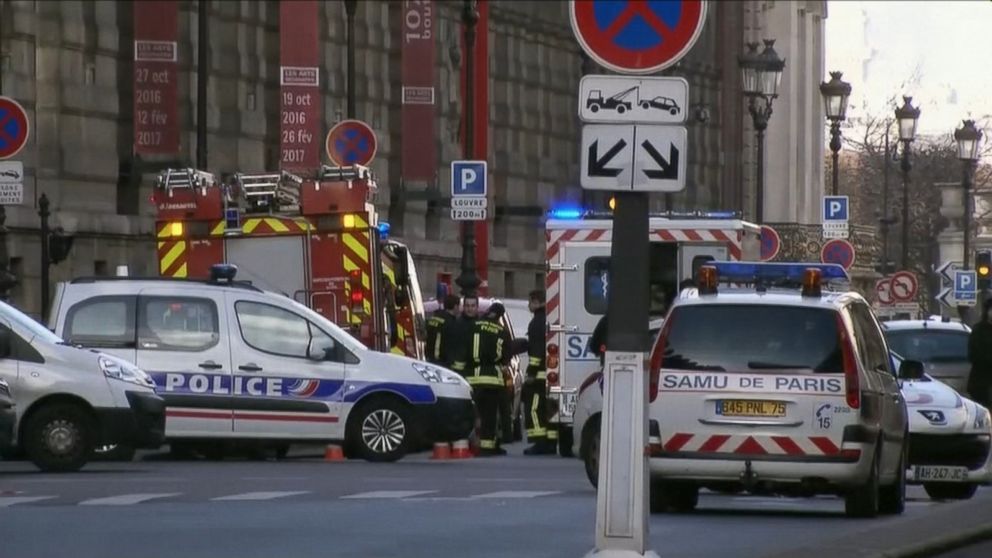 Video Soldier Shoots Machete Wielding Attacker Near Louvre In Paris