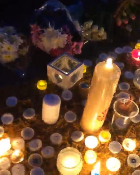 Vigil in Trafalgar Square after London attack - Good Morning America