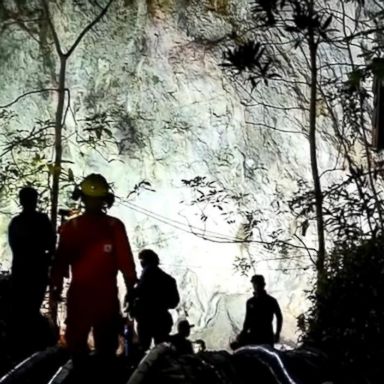 VIDEO: Rescue in Thailand: 4 boys pulled from cave