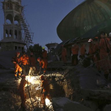 VIDEO: World in Photos: Earthquake in Indonesia, protest march in Argentina 