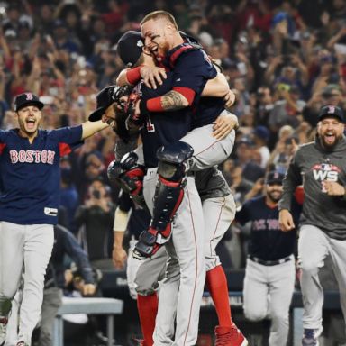 VIDEO: Red Sox win, the caravan rests, Pittsburgh mourns: World in Photos, Oct. 29