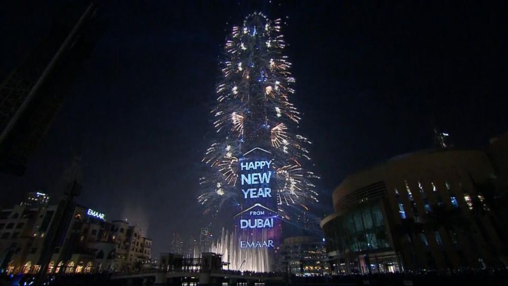 Watch Revelers Ring In New Year S Eve With Celebrations Around The World Abc News