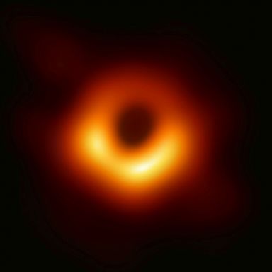 VIDEO: The first black hole photo, Pompeo, Israel's election: World in Photos, April 10