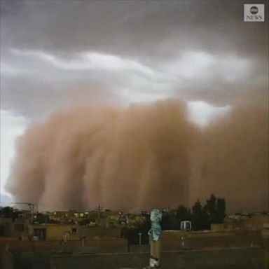 Dramatic timelapse shows a massive dust storm sweeping over the Iranian city of Yazd.