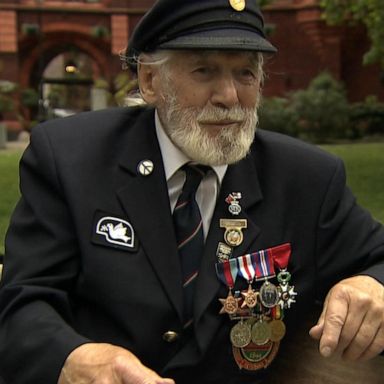 PHOTO: D-Day veteran tops charts with World War II tribute song