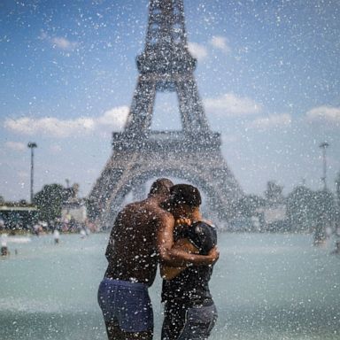 VIDEO: Democratic debates, Europe's heat wave, Rio Grande drowning: World in Photos, June 28 