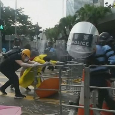 VIDEO: Demonstrators clash with police in Hong Kong