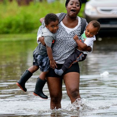 VIDEO: Flooding in New Orleans, the last Beetle, Tour de France: World in Photos, July 11