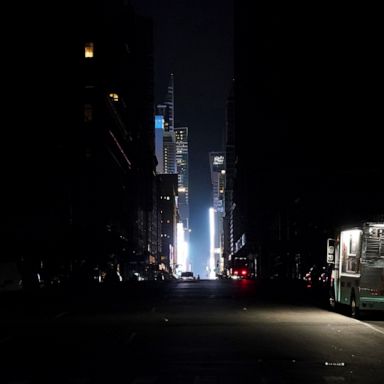 VIDEO: World In Photos: NYC blackout, Ebola outbreak, San Juan protests