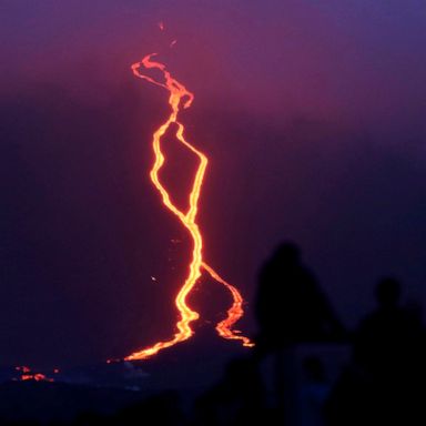 VIDEO: World in Photos: Lava, ballet and stars