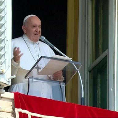 PHOTO: Pope Francis arrived 7 minutes late for his traditional noon appointment with the public in Saint Peter’s Square in Vatican City on Sunday because he was stuck in an elevator for 25 minutes.