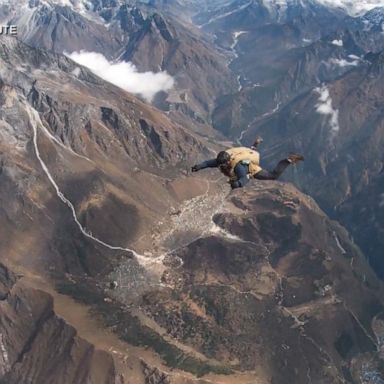 VIDEO: Retired Navy Seal sets record for highest altitude ever jumped at Mt. Everest 