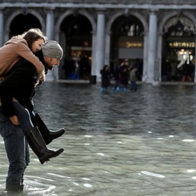 VIDEO: Flooding emergency in Venice