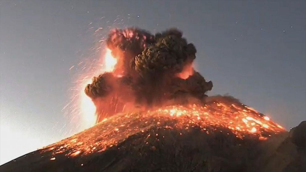 Volcanic eruption sends explosion of ash, smoke into sky in Mexico ...