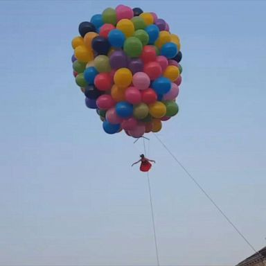 VIDEO: Performers take to the skies for Venice carnival