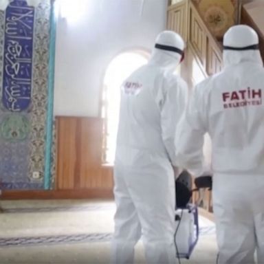 VIDEO: Turkey suspends mass prayers in mosques