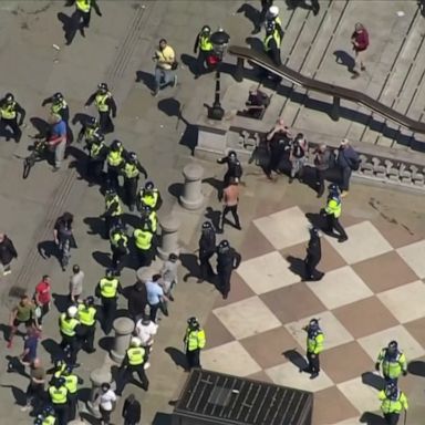 Thousands of far-right activists scuffled with police in the city's iconic Trafalgar Square to protect statues and monuments against vandalism.