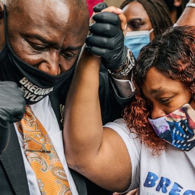 VIDEO: Breonna Taylor settlement, wildfires, Hurricane Sally: World in Photos, Sept. 16