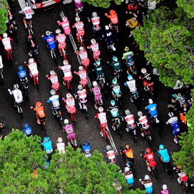 VIDEO: Cyclists, Amy Coney Barrett and protests: World in Photos, Oct 15