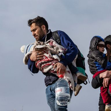 VIDEO: Migrants at the Greek border, coronavirus, tornado hits: World in Photos, March 3