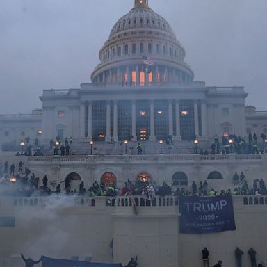 VIDEO: Siege at the Capitol, COVID mourning, a magical snowfall: World in Photos, Jan. 7