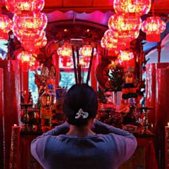 Chinese New Year, Hindu festival and Super Bowl parade: World in Photos, Feb. 11