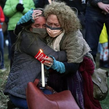 VIDEO: Boulder mourns, Australia drowns, Boston gets a new mayor: World in Photos, March 25