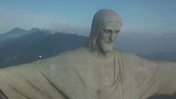 Video Rio S Christ The Redeemer Statue Undergoing Restoration Abc News