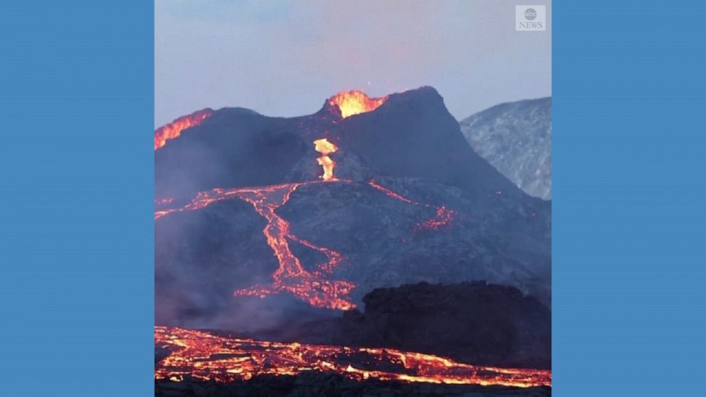 iceland-residents-gather-to-see-volcano-lava-show