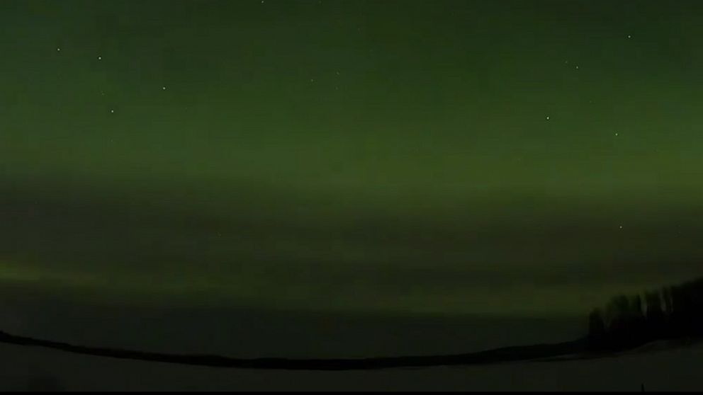 Dovenskab Hykler resultat Video Northern lights flicker against starry sky in timelapse - ABC News