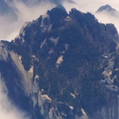 China's Huashan Mountain -- known for its steep and dangerous peaks -- was shrouded in clouds and thick mist.