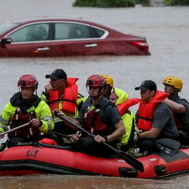 VIDEO: Alabama flooding, a policeman’s funeral and new U.S. citizens: World in Photos, May 5