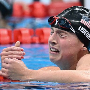 VIDEO: Ledecky wins gold, fires in Siberia, newborn Orangutan: World in Photos, July 28