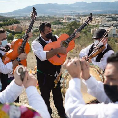 VIDEO: Spanish festivals, floods in Brazil, Harbin snow sculptures: World in Photos, Dec. 29