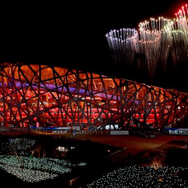 VIDEO: Olympics closing ceremony, Canadian protest removal: World in Photos, Feb. 21, 2022