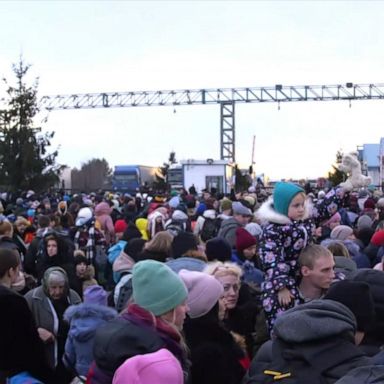 VIDEO: UN reports over 300,000 have crossed Ukrainian border as refugee crisis mounts