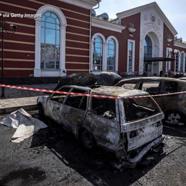 VIDEO: ABC News Live: 2 rockets hit train station, Ukrainian officials said