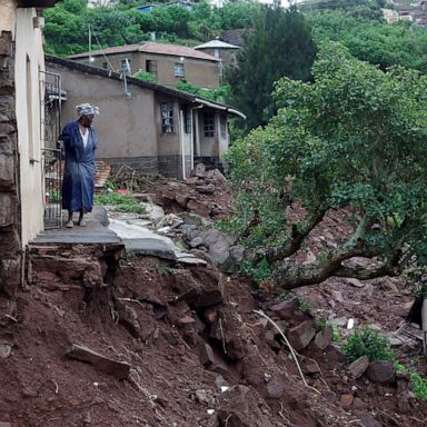 VIDEO: South Africa floods, NYC subway shooting, Ramadan: Week in Photos