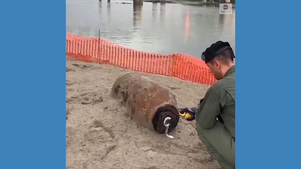 Video WWII-era bomb uncovered by Italy's drought - ABC News