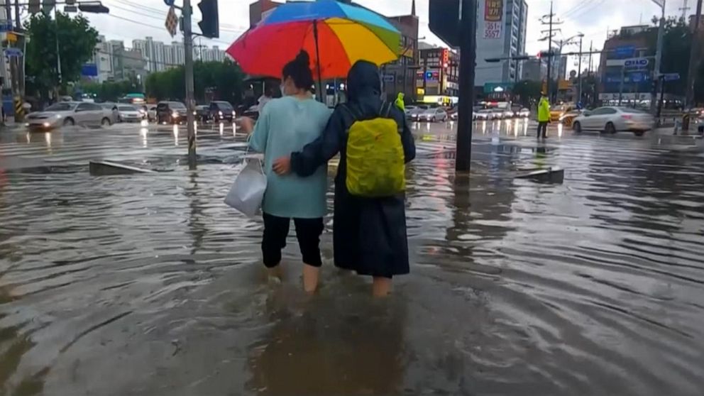 Video At least 9 dead in flooding as torrential rain batters Seoul ...