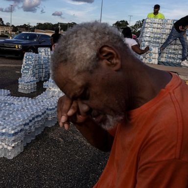 VIDEO: Jackson water crisis, a gun free zone and a rainforest fire: World in Photos, Sept 25