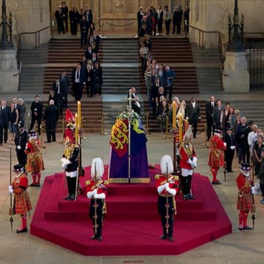 VIDEO: Crowds line streets of London as the queen’s coffin arrives at Westminster 