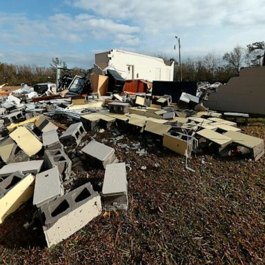 VIDEO: Alabama storm, migrants, and squatters protest: World in Photos, Nov. 30