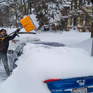 VIDEO: Snow in Buffalo, penguins in the sub-Antarctic: World in Photos, Dec. 27